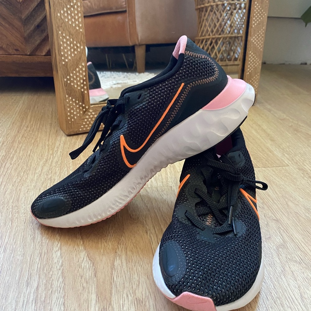 FINAL SALE! Nike Sneakers